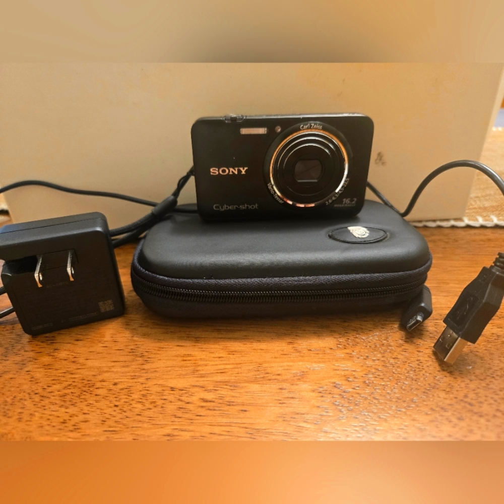 Used Sony Black Cyber Shot DSC-WXY Camera